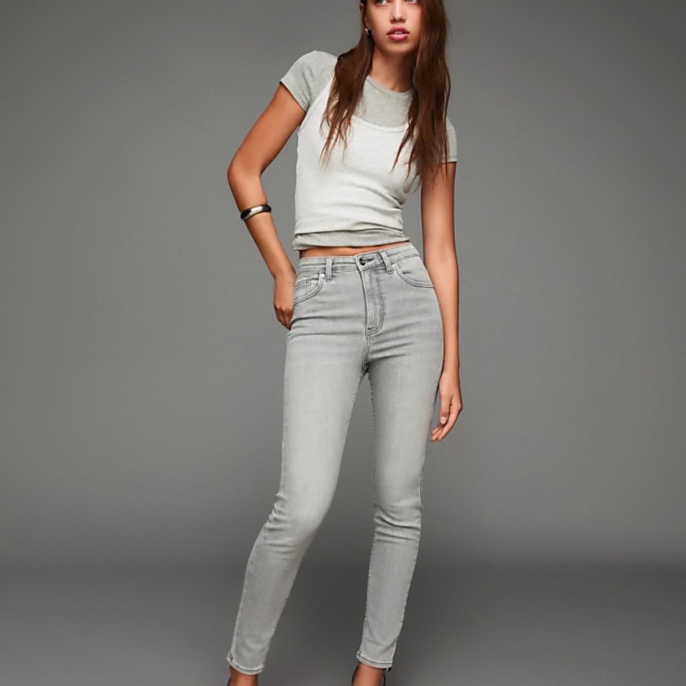 ASOS || *NEW* Skinny jeans in light wash blue Size 26